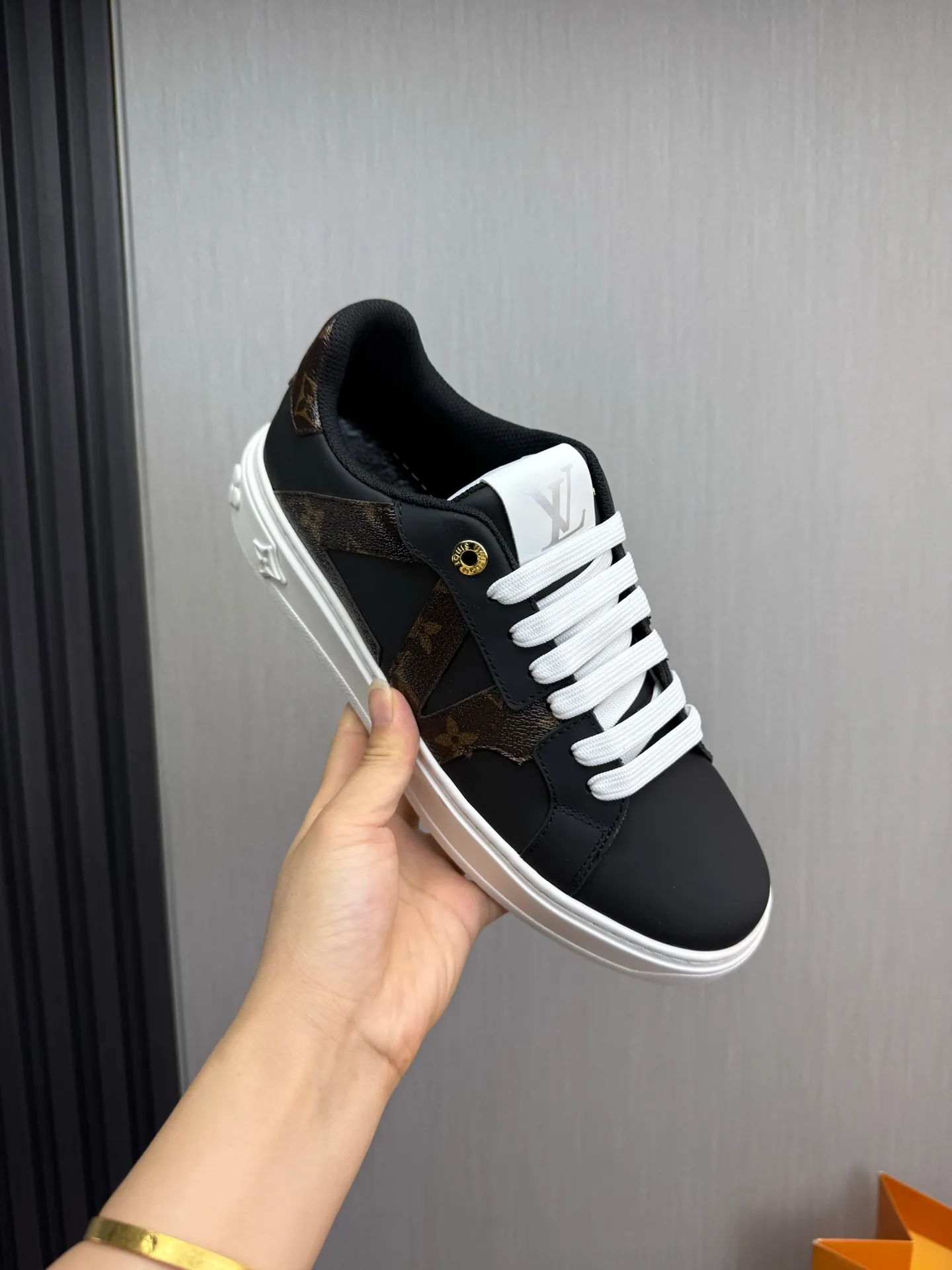 Men's shoes 💰520💰 LOUIS VUITTON [Luden Yiwei] The new trendy Lv is on the market 🎁, casual and fashionable men's shoes 👟 The upper is made of imported silk cowhide + cowhide mesh lining, the original wear-resistant rubber outsole, the version is simple and elegant, exclusive for trendy men. 38-44
